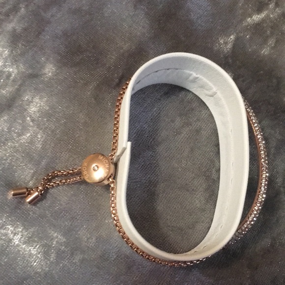 💯Authentic - MK Michael Kors watch with bracelet - Picture 9 of 13